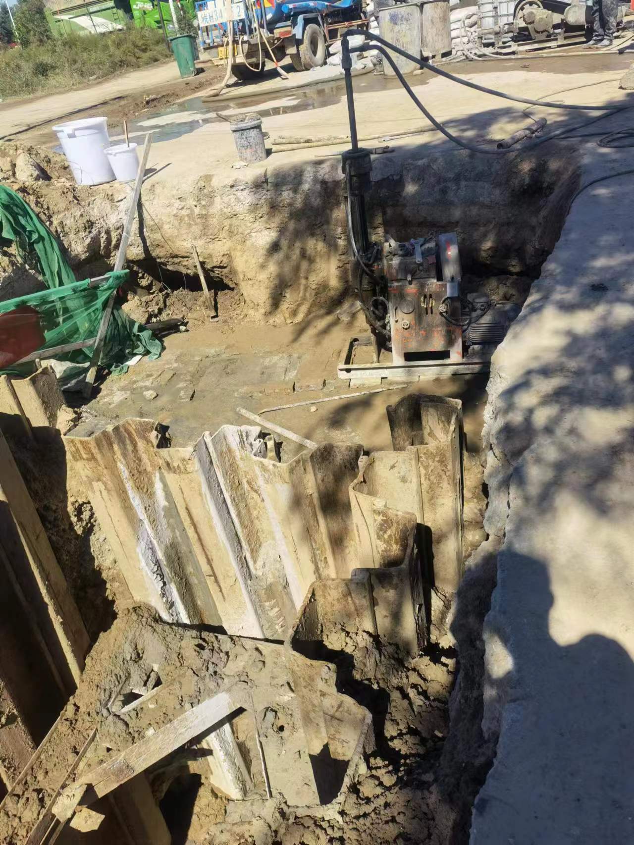 海阳基坑隧道止水帷幕桩底钻孔高压注浆